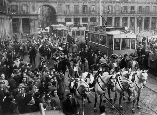 Madrid antiguo - plaza mayor.jpg (46864 bytes)
